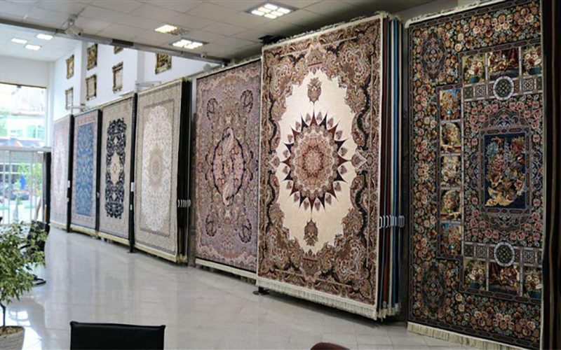 Kashan machine-made carpet